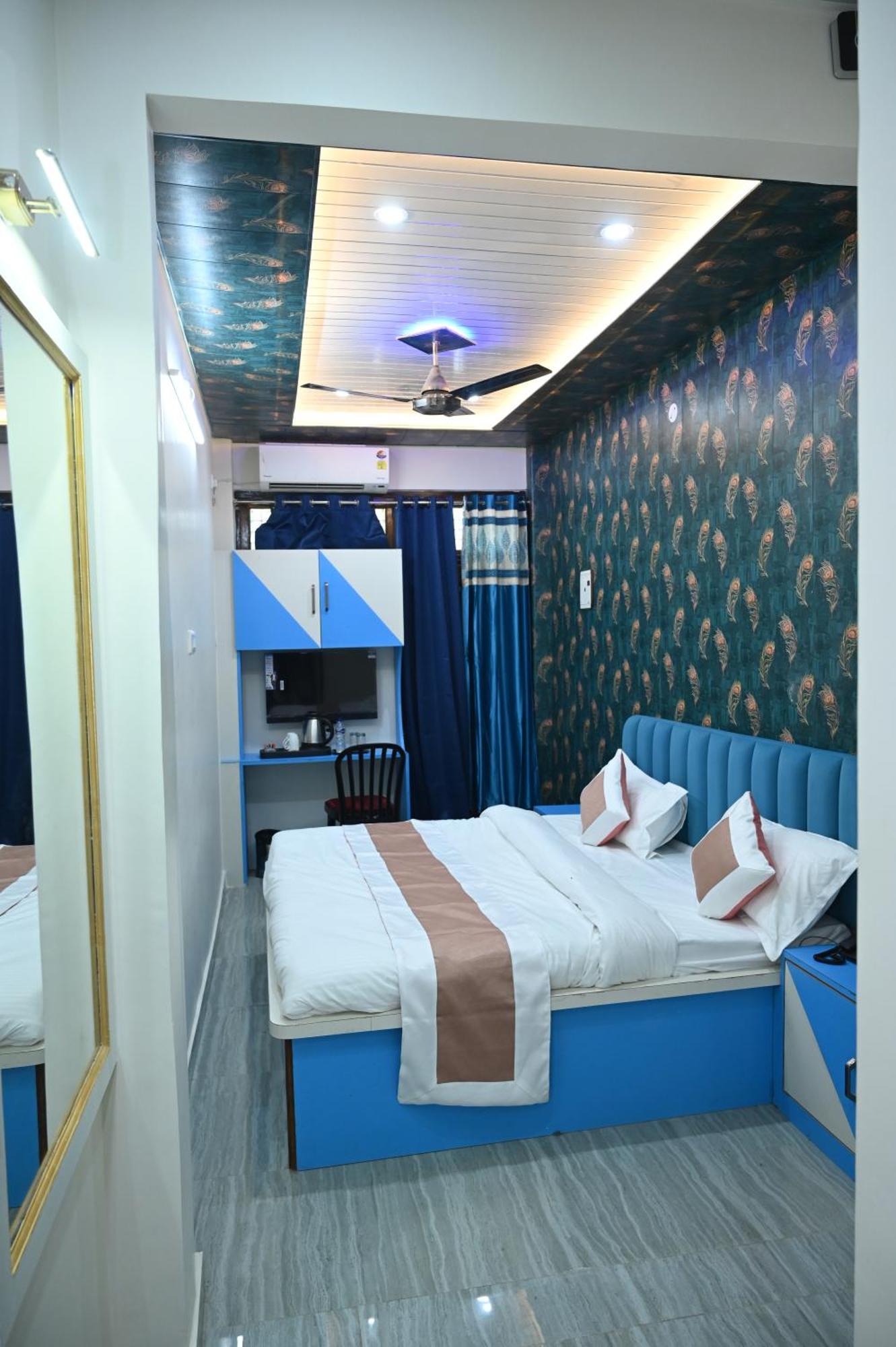 Sun High Stay Luxury Guest House バラナシ エクステリア 写真